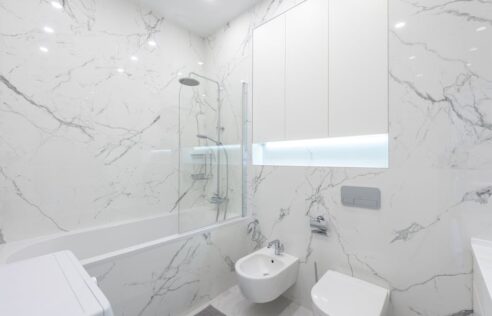 WC podtynkowe w mieszkaniu: wybór stelaża, montaż g-k, akustyka i koszty krok po kroku