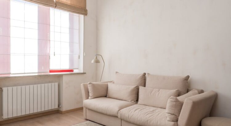 Podłoga korkowa w mieszkaniu: rodzaje, montaż, wykończenie i koszty krok po kroku