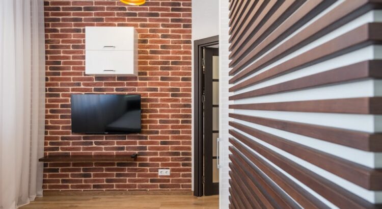 Lamele ścienne w mieszkaniu: materiały, akustyka, montaż i koszty krok po kroku