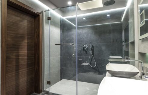 Mikrocement w mieszkaniu: zastosowania, montaż, wykończenie i koszty krok po kroku